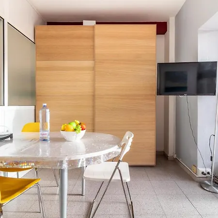 Flatguest Leon Y Castillo + Centre + 1 Bdr + Wifi Apartment *